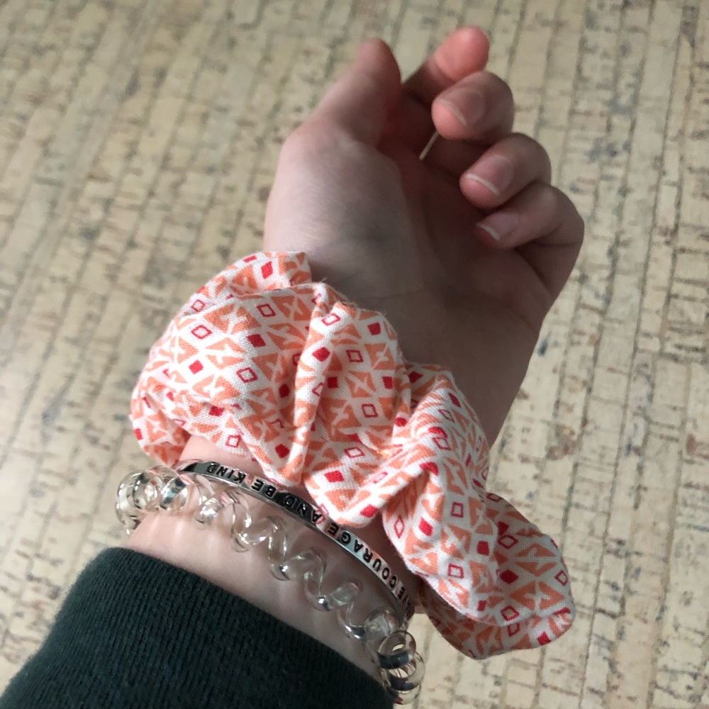 handmade peach diamond scrunchie